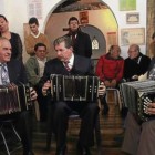 El bandoneón tiene a más de 30 cultores en Cuenca